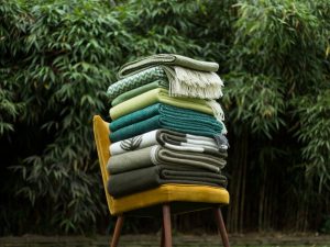 groene dekens en plaids van wol