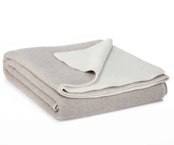 Merino wool blanket in white and beige | MoST