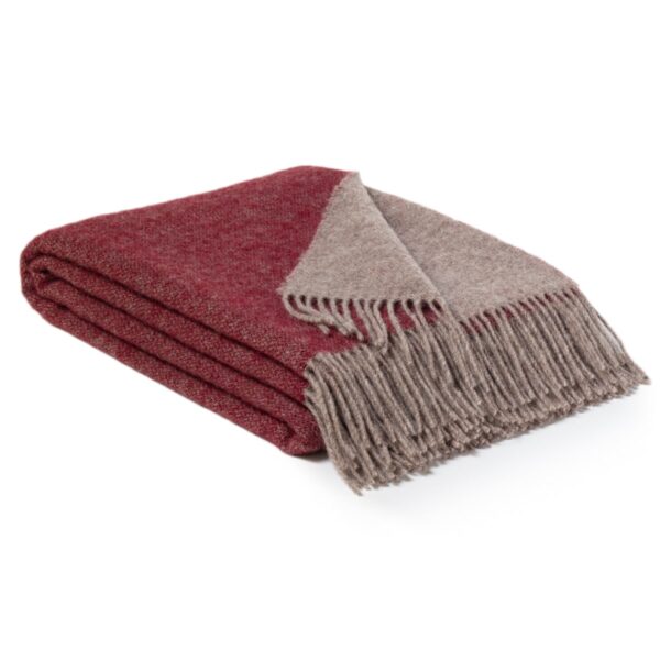Wool Throw Sangria in red | MoST