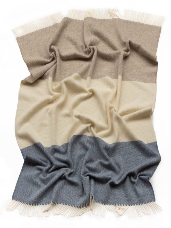 Throw blanket in beige and Blue | MoST