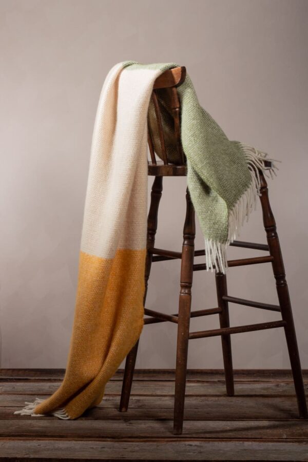 Throw blanket in yellow and green | MoST