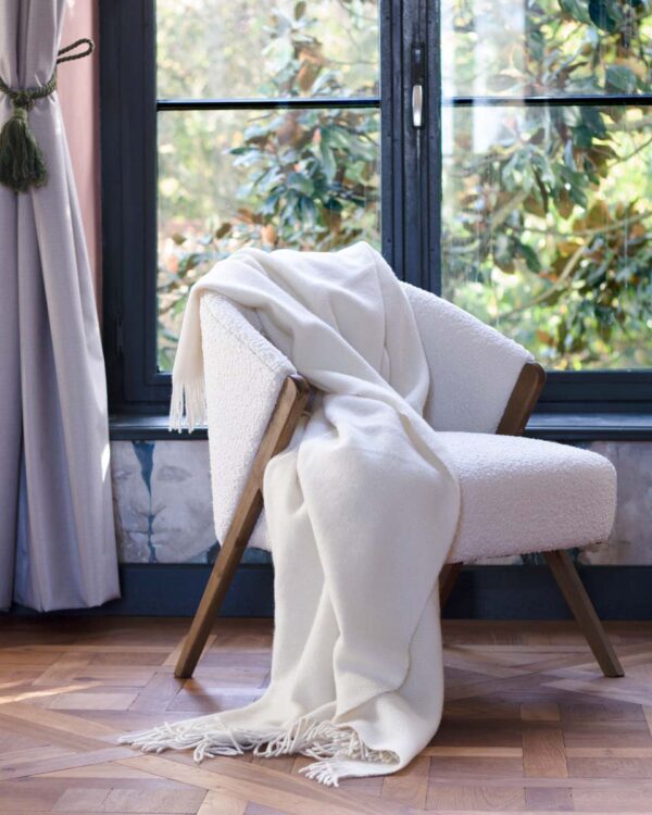 Wool throw Venice in white colour | MoST
